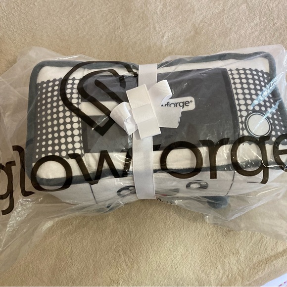Glowforge Laser Limited Edition White Mascot Plushie - Picture 6 of 8